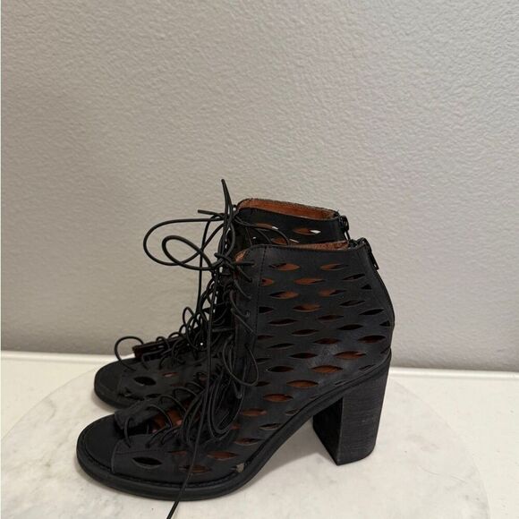 Jeffrey Campbell Shoes Womens Size 6.5 Boots Ibiza Black Laser Cut Leather - Picture 4 of 10